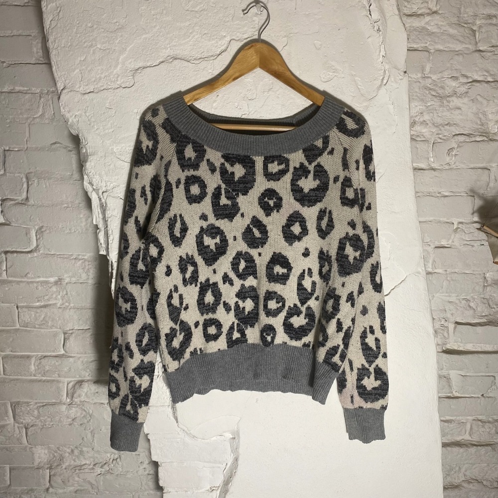 Gap Leopard‎ Print Wool Sweater Womens Size M Long Sleeve Knit Top